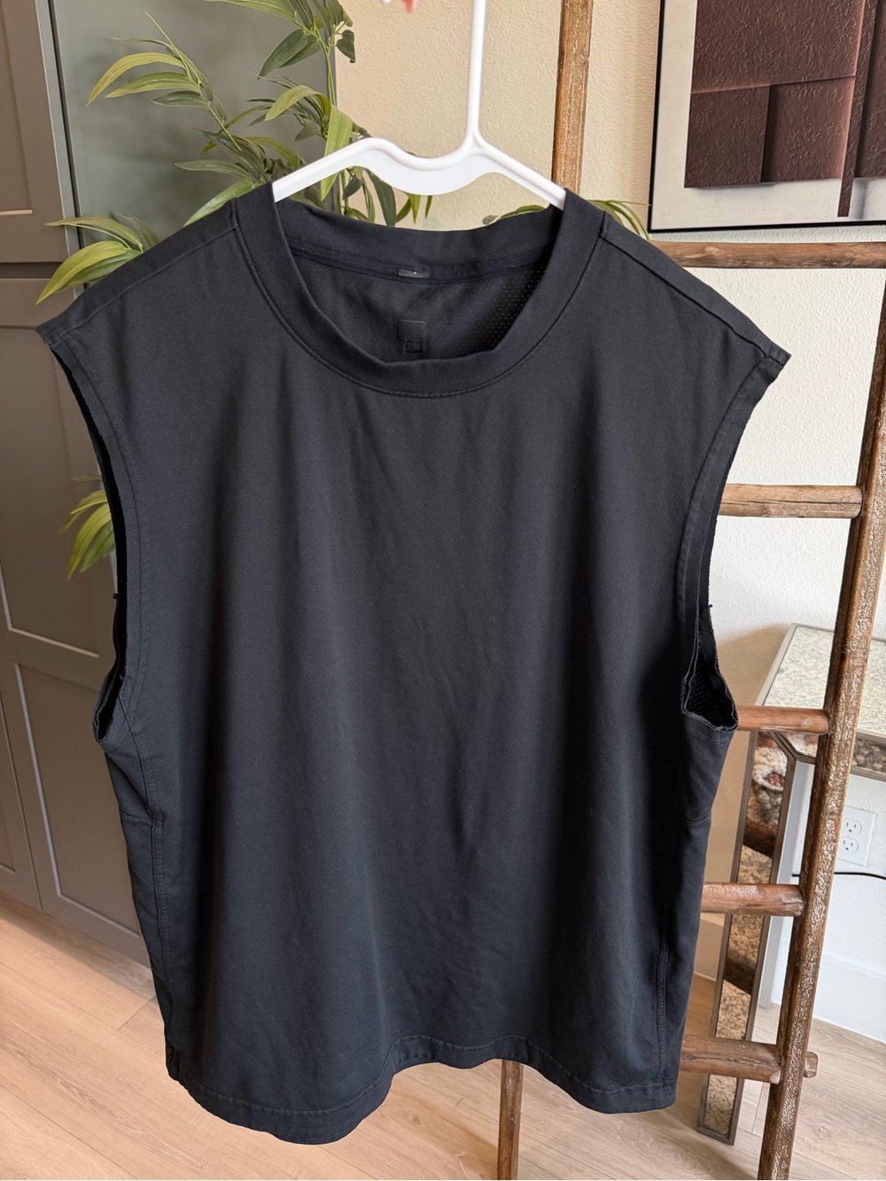 lululemon athletica Men's Black Sleeveless Tank Top